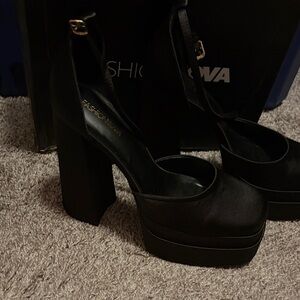 Fashion Nova Elegant Black Platform Shoes